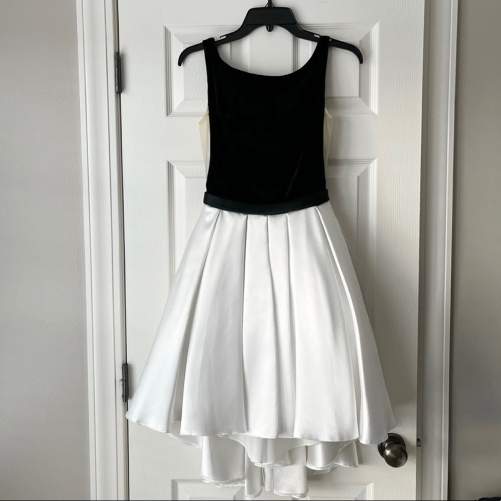 Alyce Paris Black Velvet & White Cocktail Dress